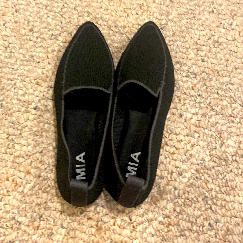 Mia flats black size six.  Never worn